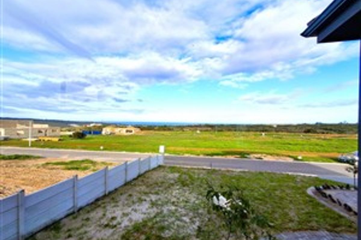 House For Sale in Stilbaai Wes, Stilbaai - Photo 3