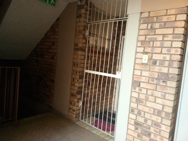 Apartment For Sale in Silverton, Pretoria - Photo 4