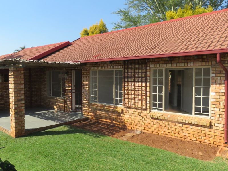 Complex For Sale in Wierdaglen Estate Centurion Gauteng - Photo 5