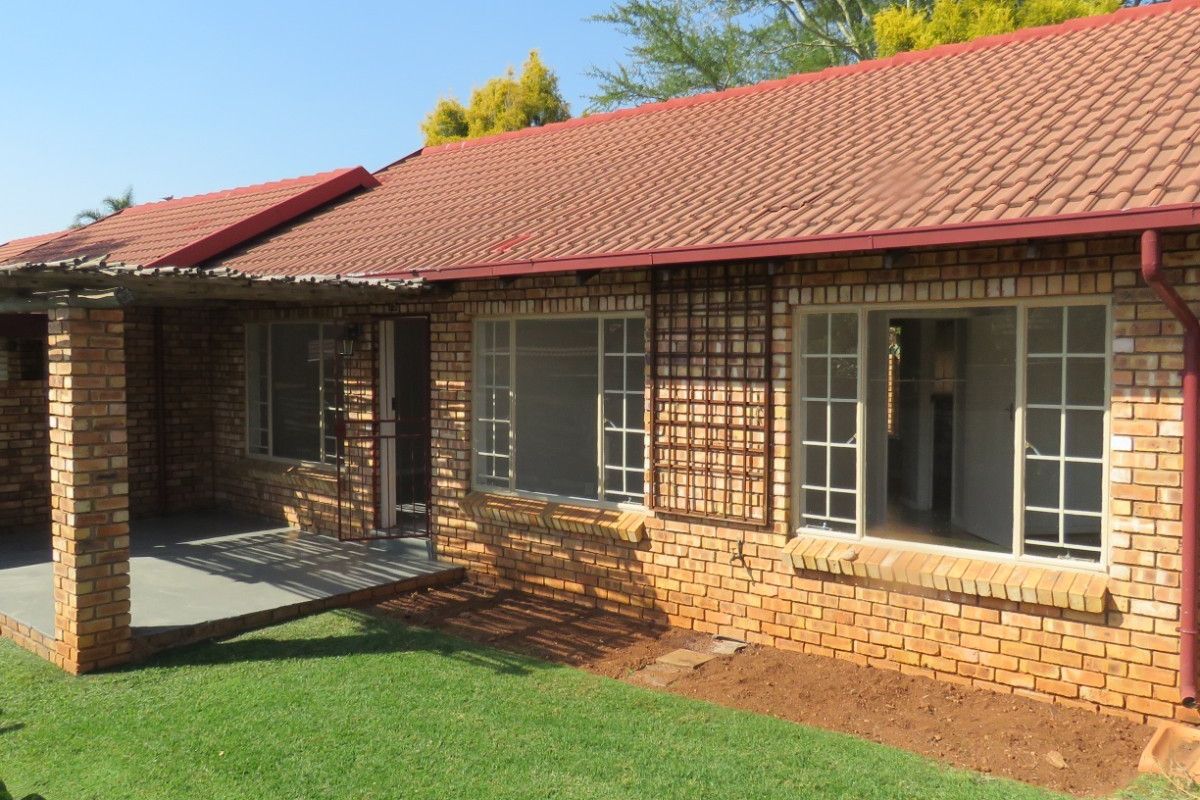 Complex For Sale in Wierdaglen Estate Centurion Gauteng - Photo 5