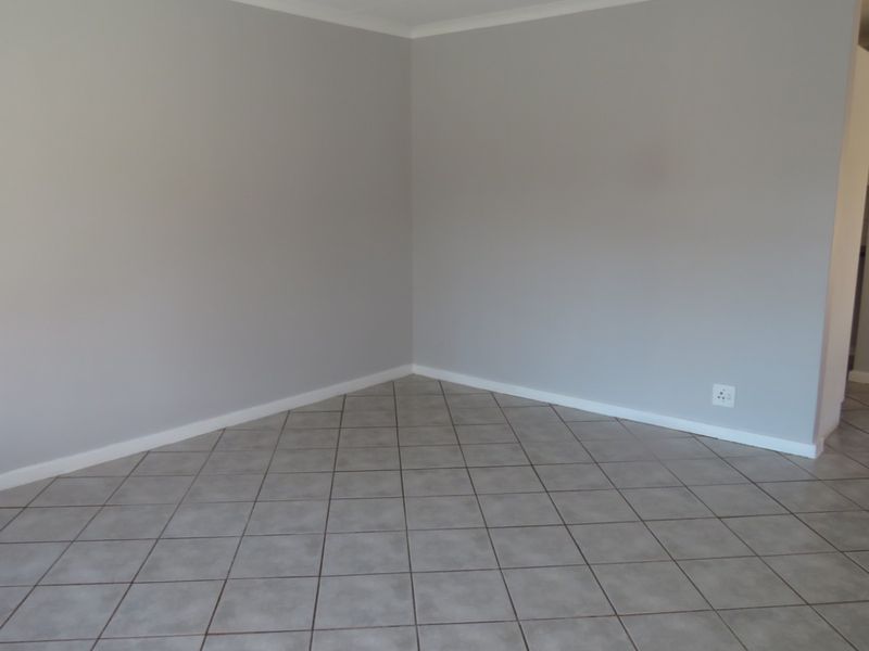 Complex For Sale in Wierdaglen Estate Centurion Gauteng - Photo 6