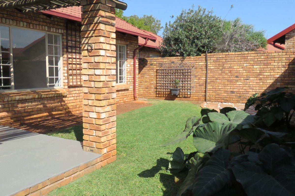 Complex For Sale in Wierdaglen Estate Centurion Gauteng - Photo 4