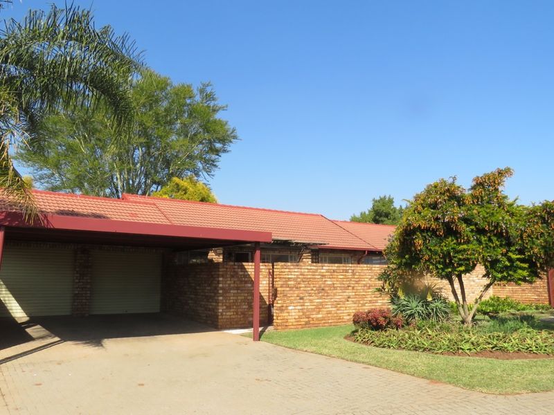 Complex For Sale in Wierdaglen Estate Centurion Gauteng - Photo 3