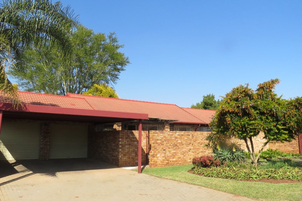 Complex For Sale in Wierdaglen Estate Centurion Gauteng - Photo 3