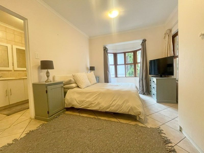 Spacious 2 bed 2 bath apartment - Photo 8