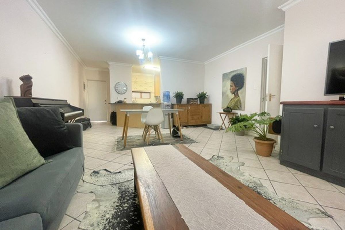Spacious 2 bed 2 bath apartment - Photo 3