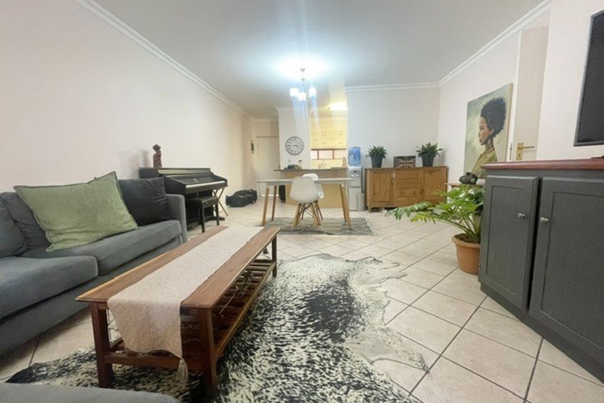 Spacious 2 bed 2 bath apartment - Photo 4