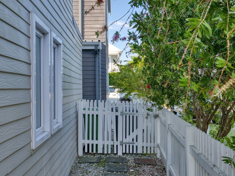 Thesen Islands Waterfront Gem with Private Boardwalk and Guest Flat - Photo 3