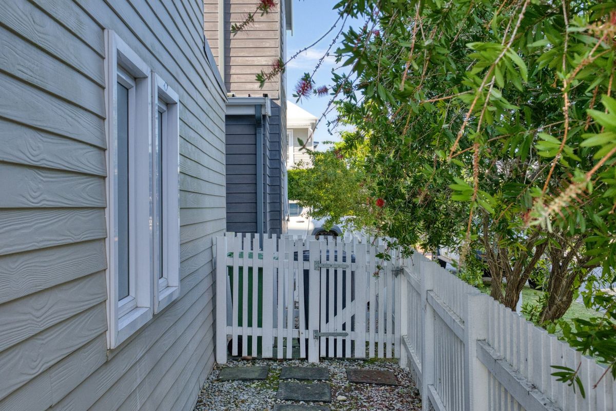 Thesen Islands Waterfront Gem with Private Boardwalk and Guest Flat - Photo 3