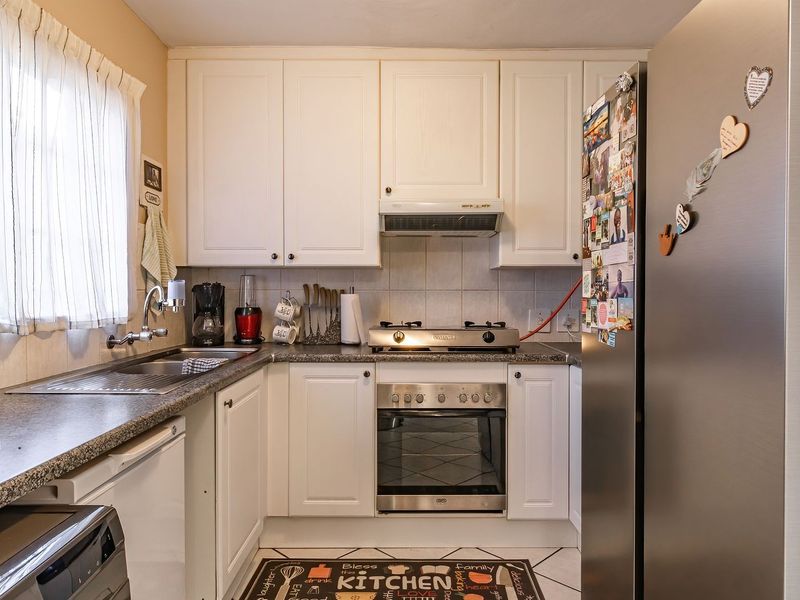 Townhouse For Sale in Amberfield, Centurion - Photo 9