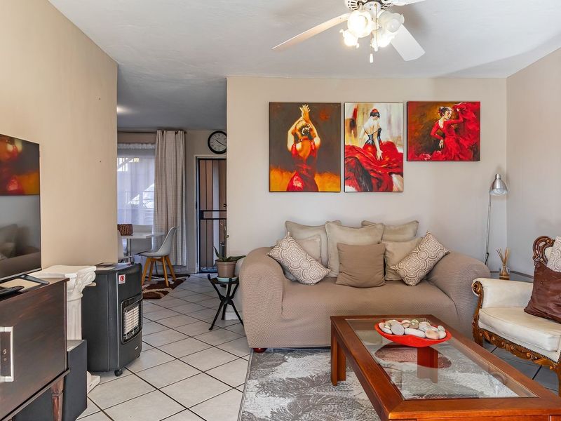 Townhouse For Sale in Amberfield, Centurion - Photo 4