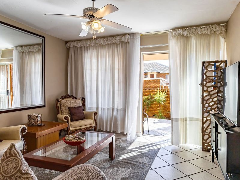 Townhouse For Sale in Amberfield, Centurion - Photo 5