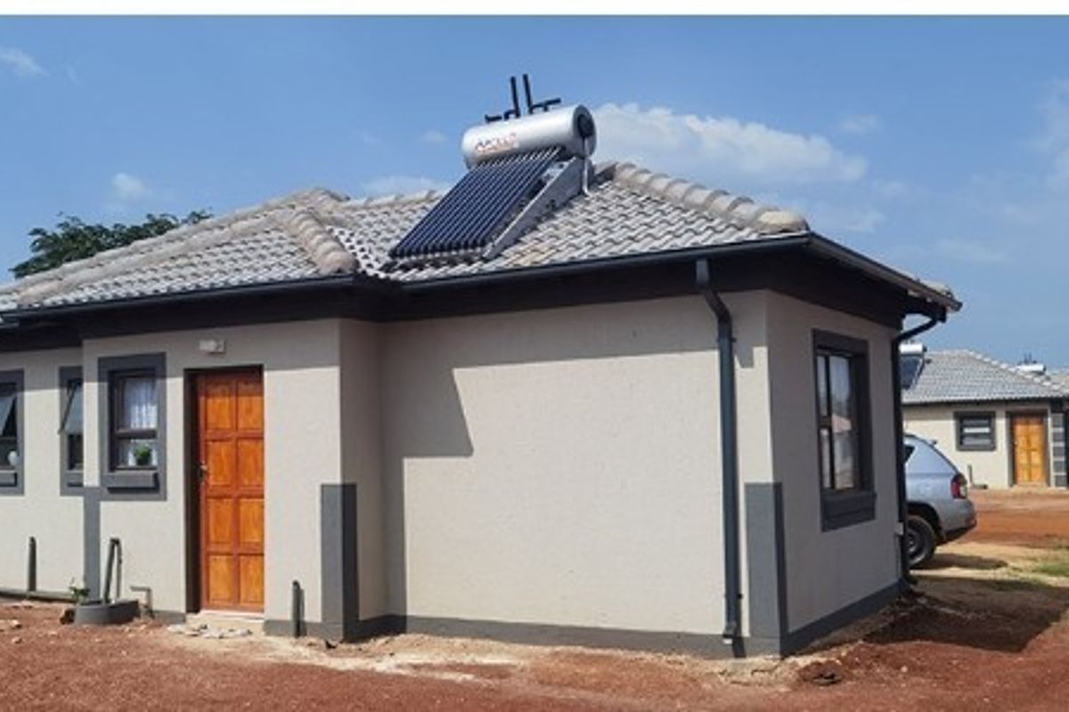 House For Sale in Klerksoord, Akasia - Photo 5