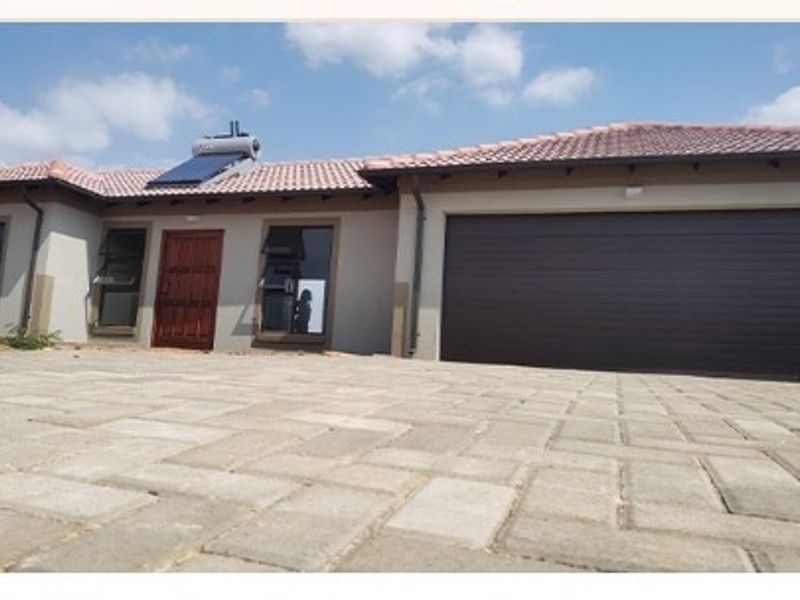 House For Sale in Klerksoord, Akasia - Photo 7
