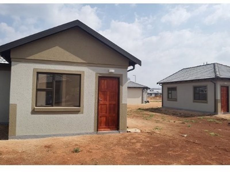 House For Sale in Klerksoord, Akasia - Photo 6