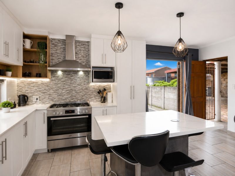 Modern Family Living Meets Effortless Entertaining - Photo 3