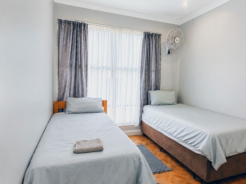 Available Immediately! UNFURNISHED 3Beds 2Baths 1 Garage -Stunning Seaviews! - Photo 9
