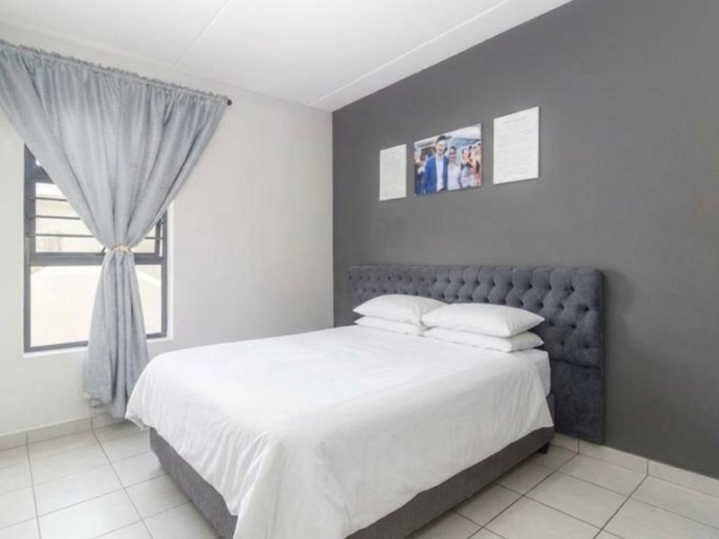 Apartment For Sale in Parklands, Blouberg - Photo 3