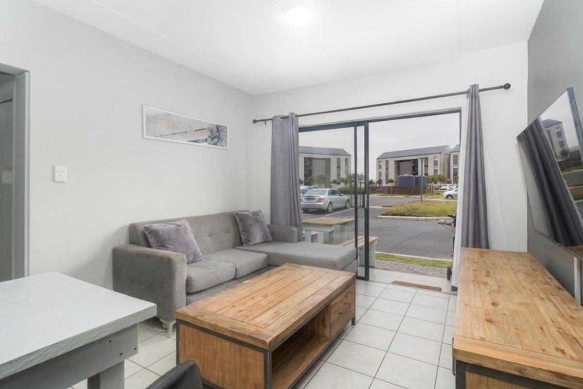 Apartment For Sale in Parklands, Blouberg - Photo 2