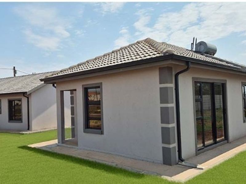 House For Sale in Vosloorus Moagi Villge - Photo 8