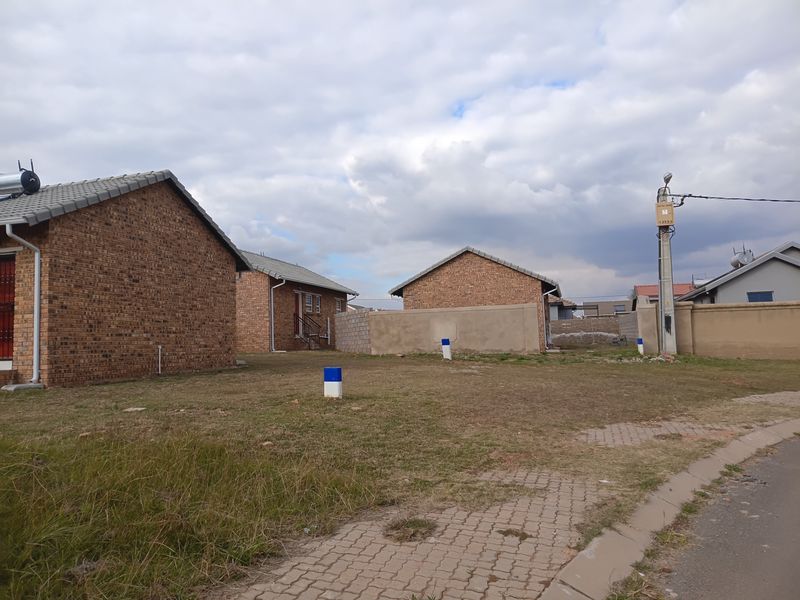 House For Sale in Hill Side Estate-Lenasia South - Photo 9