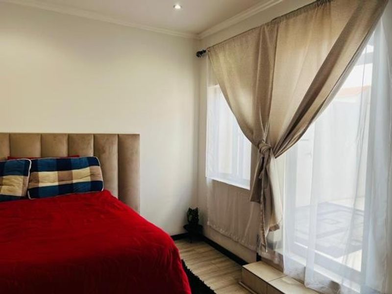 House For Sale in Sunninghill, Sandton - Photo 8