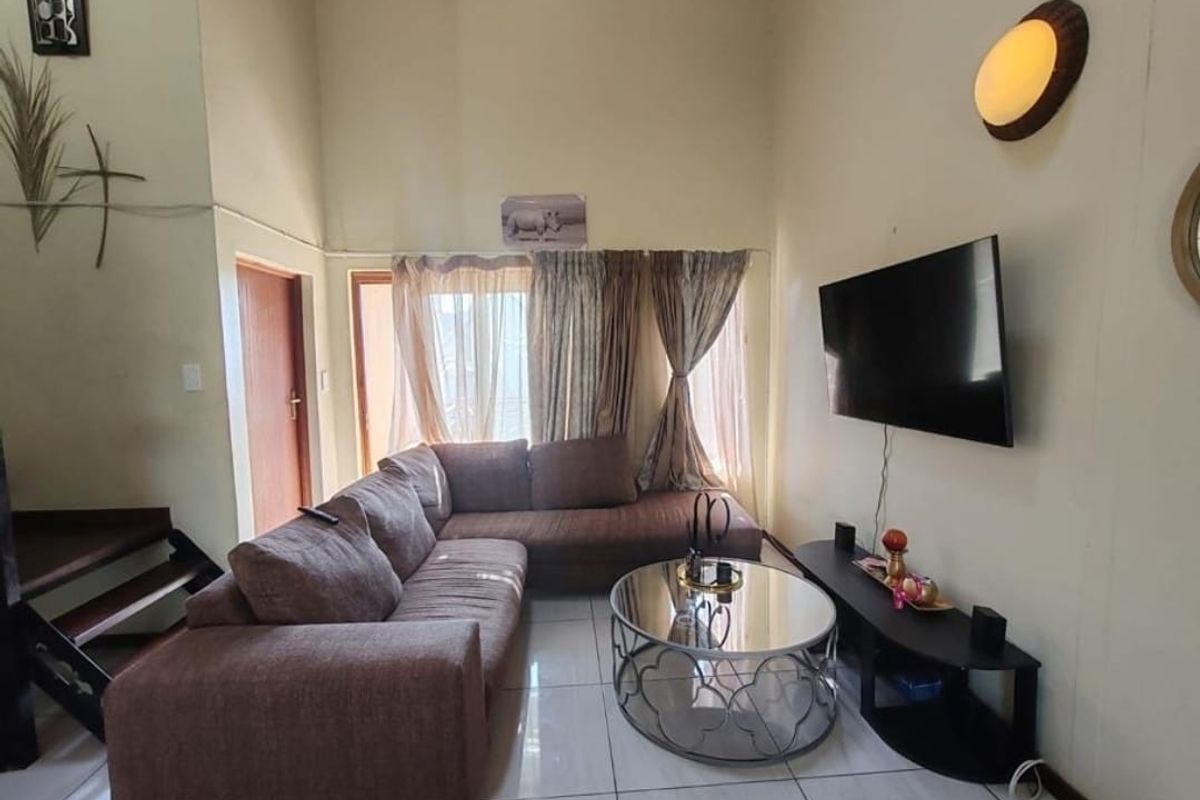 2 Bedroom, 2 Bathroom Apartment For Sale in Montana, Pretoria - Photo 4