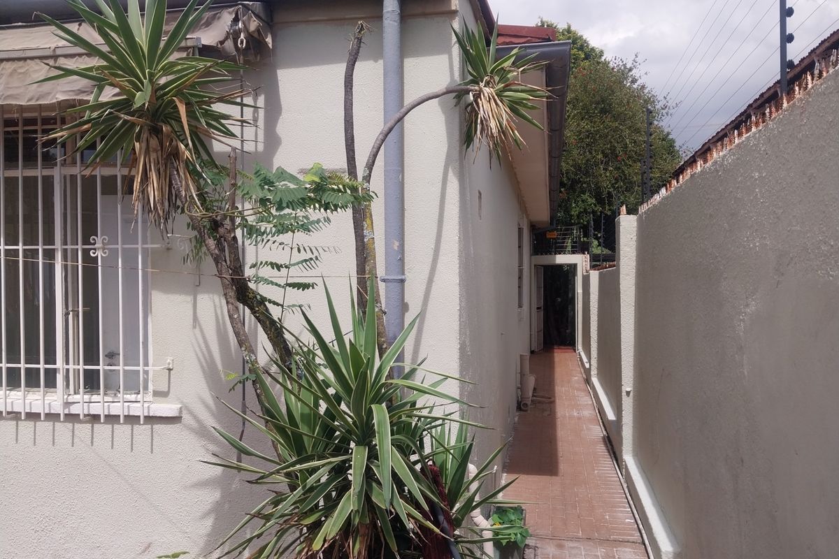 3 bedroom House For Sale in Kensington, Johannesburg - Photo 4
