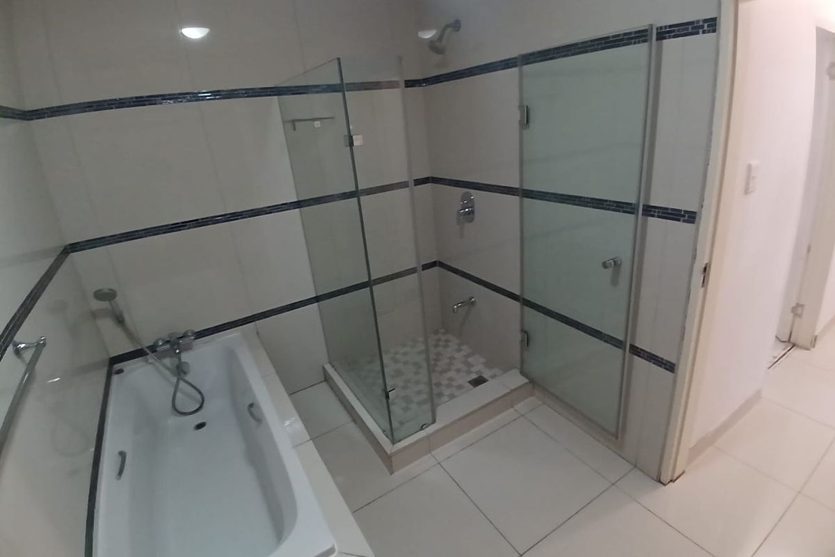 2 BEDROOM APARTMENT OVERPORT - Photo 4