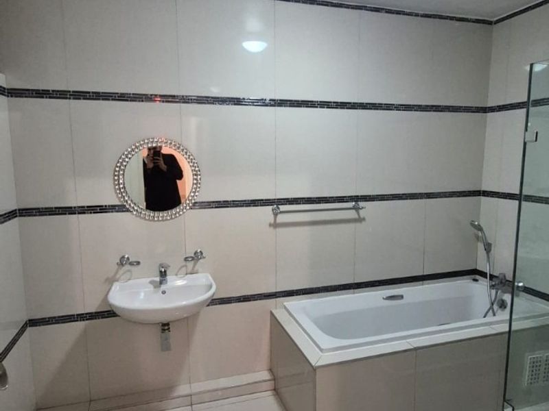 2 BEDROOM APARTMENT OVERPORT - Photo 10