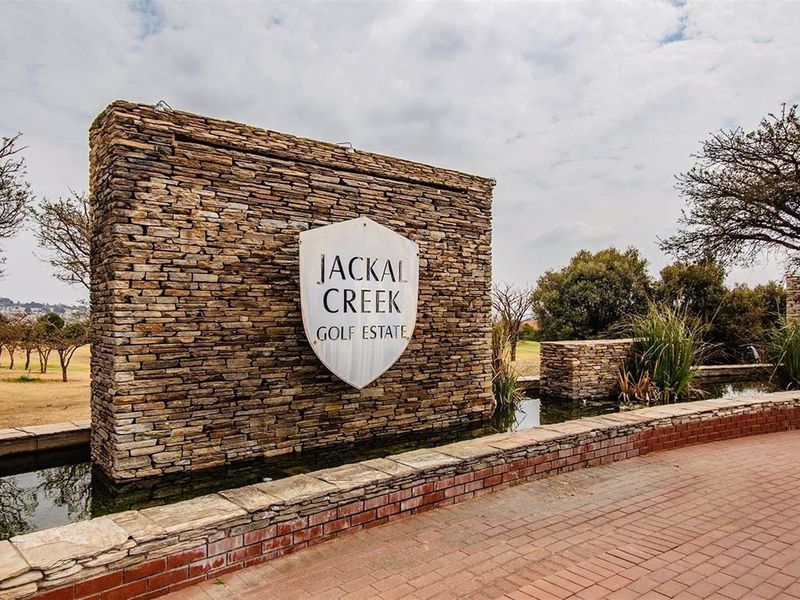 2 Bedroom  Apartment for Sale in Jackal Creek Golf Estate - Photo 1