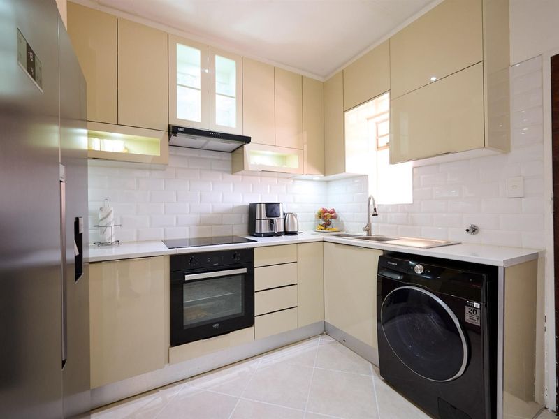 2 Bedroom Apartment For Sale in Monavoni, Centurion - Photo 2