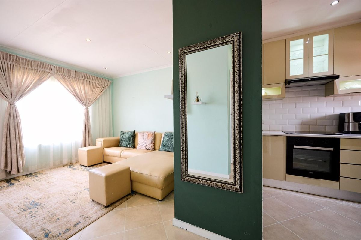 2 Bedroom Apartment For Sale in Monavoni, Centurion - Photo 5