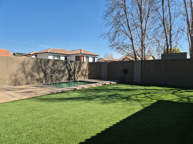 House For Sale in Grimbeeck Park, Potchefstroom, North West - Photo 8
