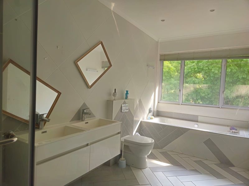 Apartment For Sale in Glenwood, Durban, KwaZulu Natal - Photo 8
