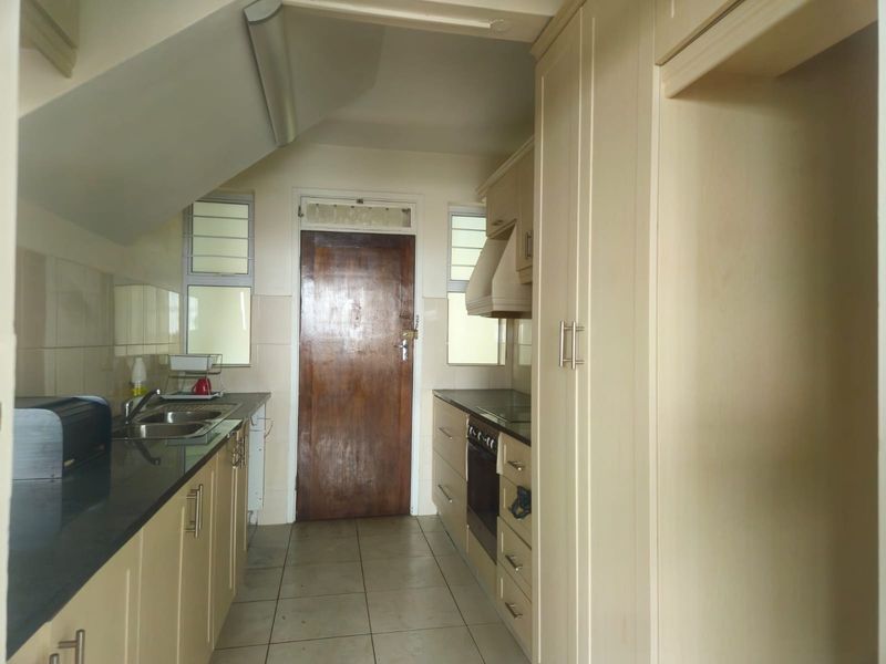 Apartment For Sale in Glenwood, Durban, KwaZulu Natal - Photo 4