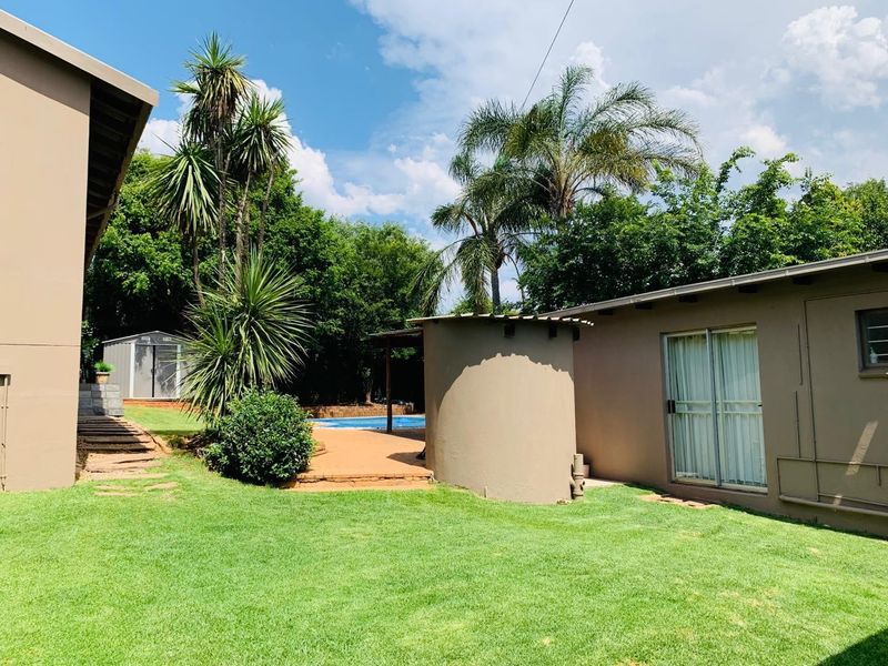 House For Sale in Monument Park, Pretoria - Photo 3