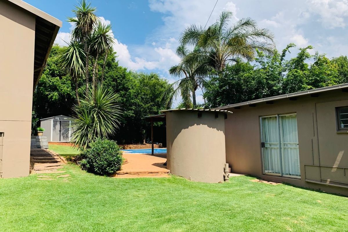 House For Sale in Monument Park, Pretoria - Photo 3