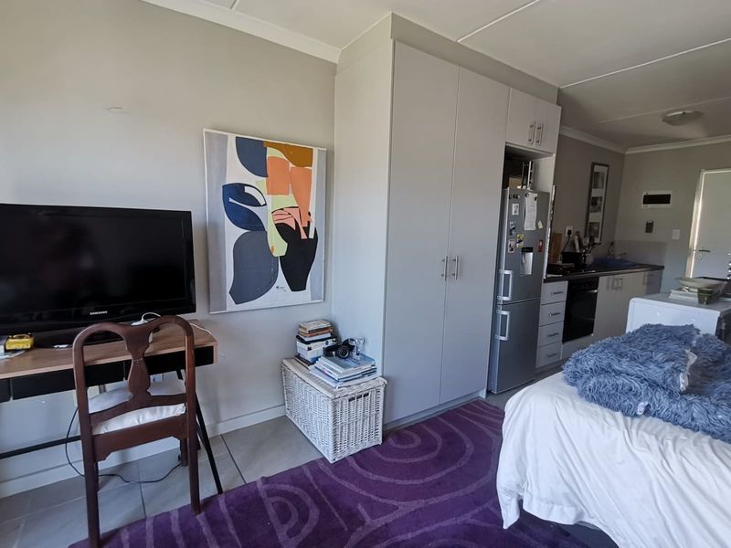 Bachelor Apartment For Sale at La Vie Estate in Paarl - Photo 7