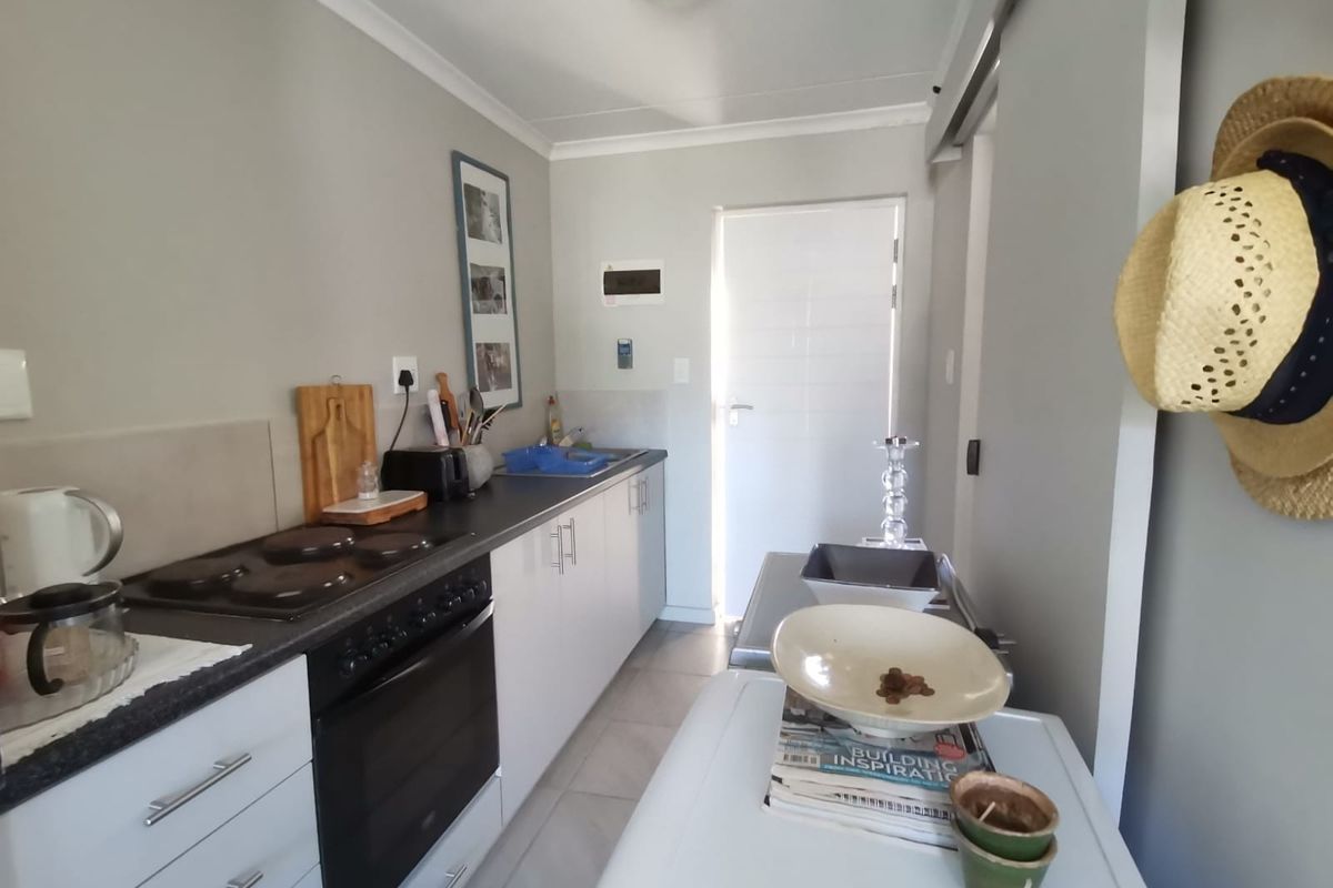 Bachelor Apartment For Sale at La Vie Estate in Paarl - Photo 3
