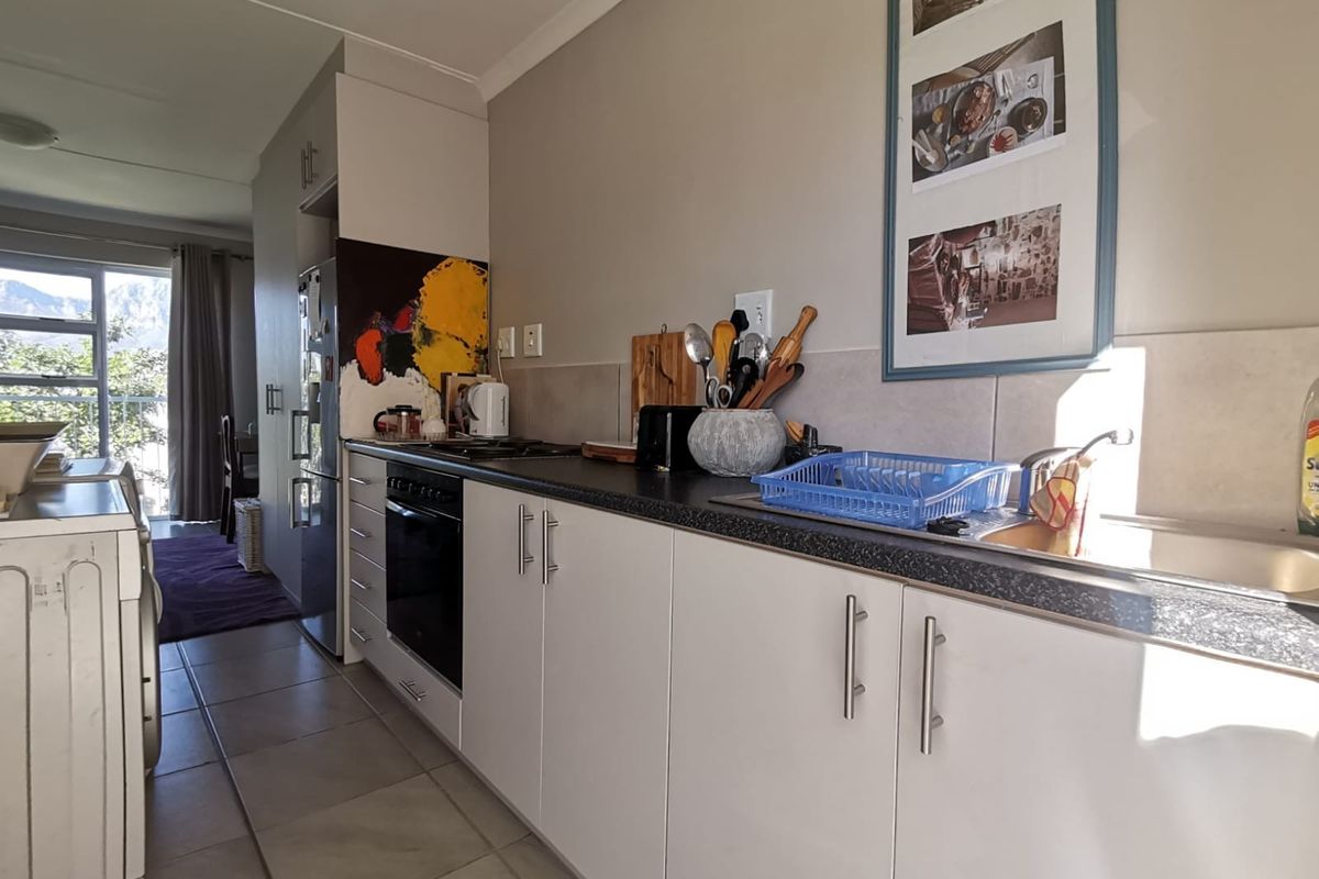 Bachelor Apartment For Sale at La Vie Estate in Paarl - Photo 2