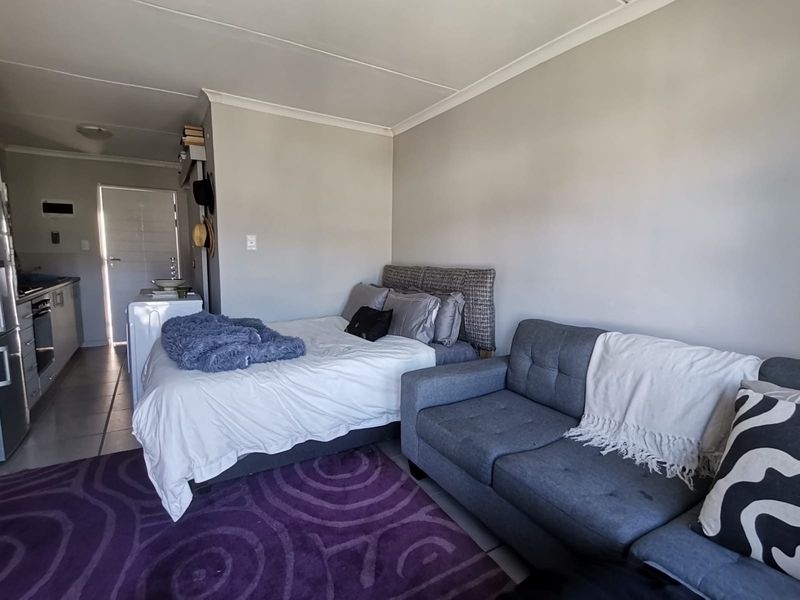 Bachelor Apartment For Sale at La Vie Estate in Paarl - Photo 9