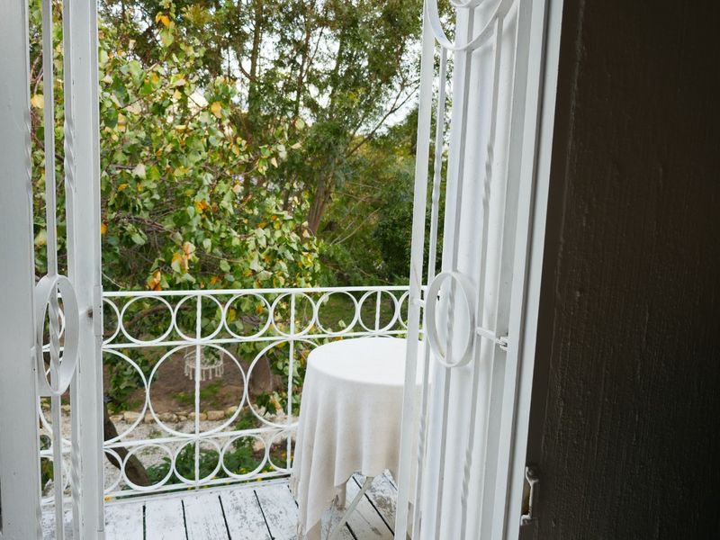 A Private Garden Sanctuary in the Heart of the Village - Photo 9