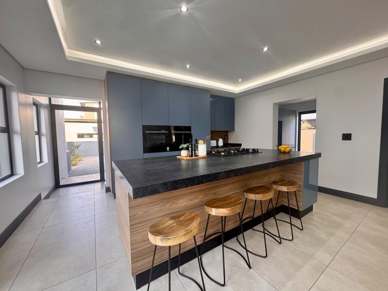 Brand-New Contemporary Family Home in Fountainbrook Estate, Midstream, Centurion - Photo 4