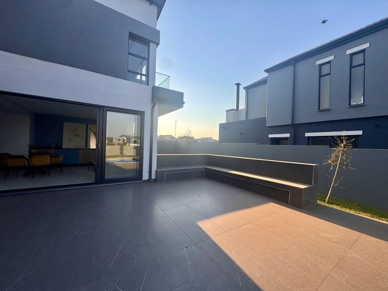 Brand-New Contemporary Family Home in Fountainbrook Estate, Midstream, Centurion - Photo 3