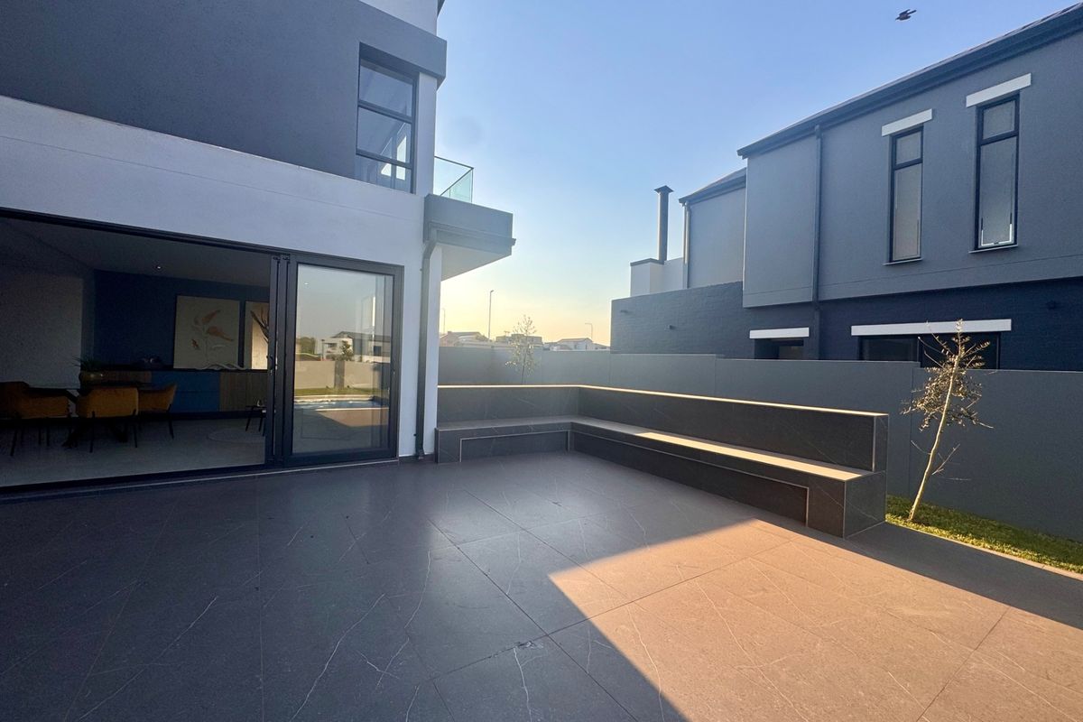 Brand-New Contemporary Family Home in Fountainbrook Estate, Midstream, Centurion - Photo 3
