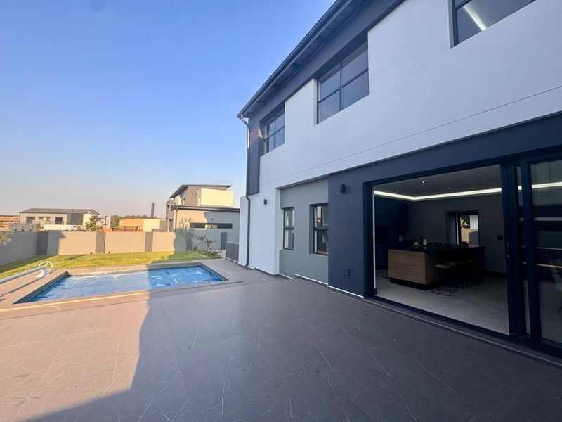 Brand-New Contemporary Family Home in Fountainbrook Estate, Midstream, Centurion - Photo 2