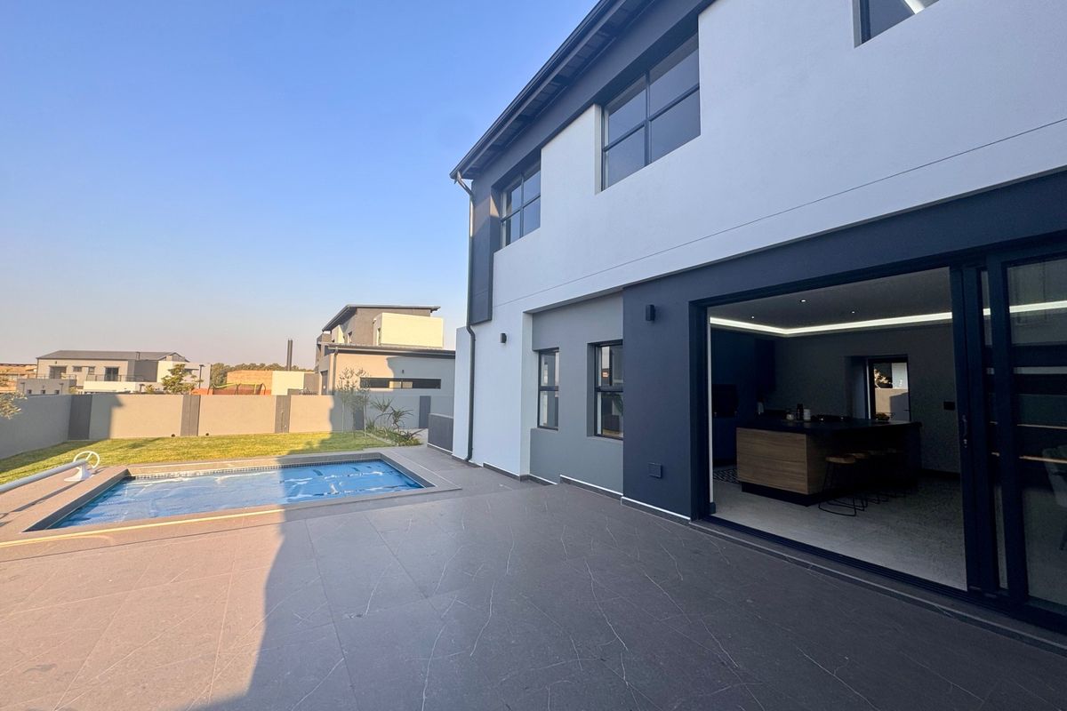 Brand-New Contemporary Family Home in Fountainbrook Estate, Midstream, Centurion - Photo 2