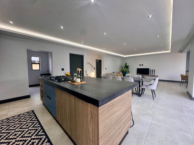 Brand-New Contemporary Family Home in Fountainbrook Estate, Midstream, Centurion - Photo 8