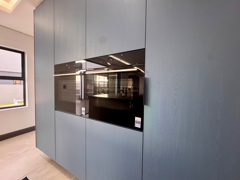Brand-New Contemporary Family Home in Fountainbrook Estate, Midstream, Centurion - Photo 6